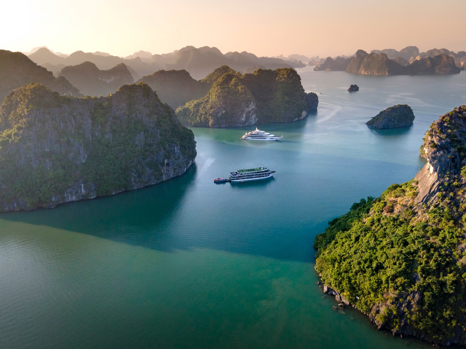 Ha Long Bay - The most famous tourist destination in Vietnam