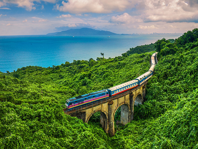 The Thong Nhat train passes through Hai Van Pass
