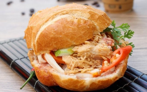 Banh Mi Ga Danang - It is round and plump like a Hamburger