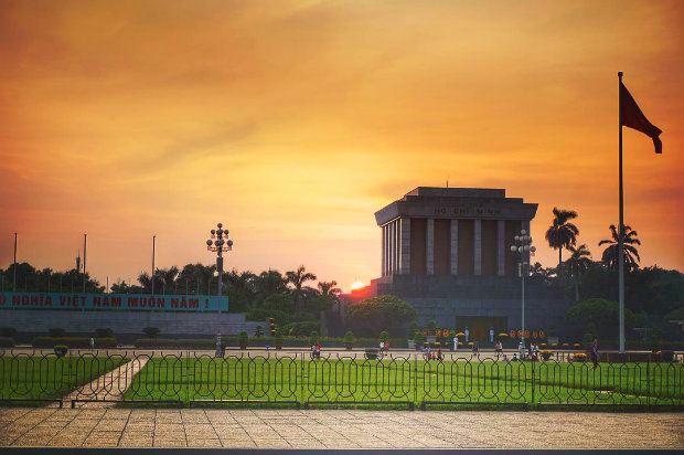 An afternoon visit to President Ho Chi Minh s mausoleum