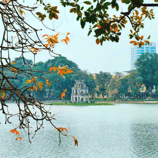 The beauty of Hoan Kiem Lake - Once you've been there, you'll never forget it.